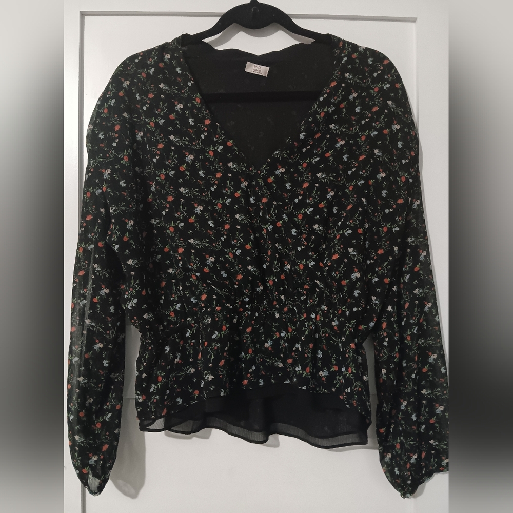 Pretty/romantic Little Moon blouse